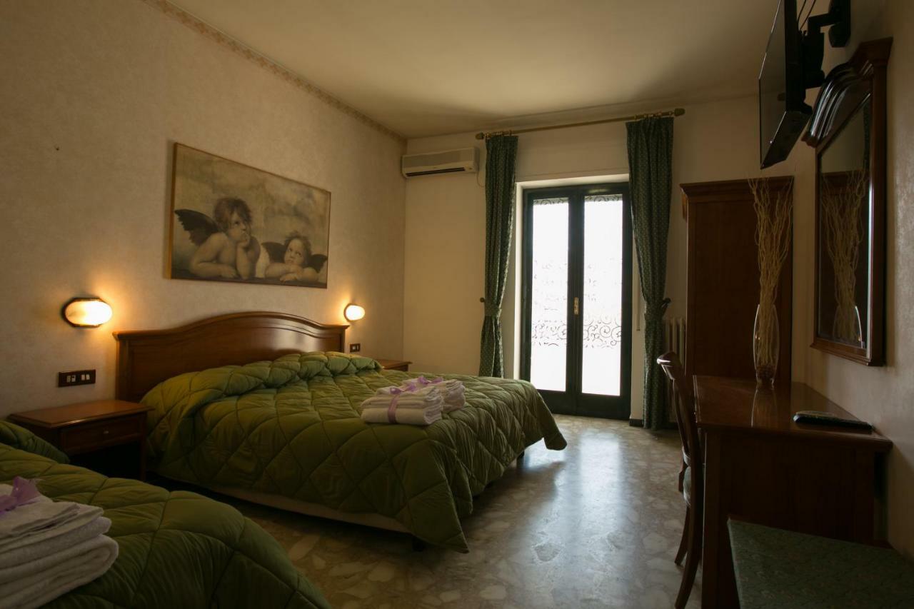 Hotel Bisceglie Bagian luar foto