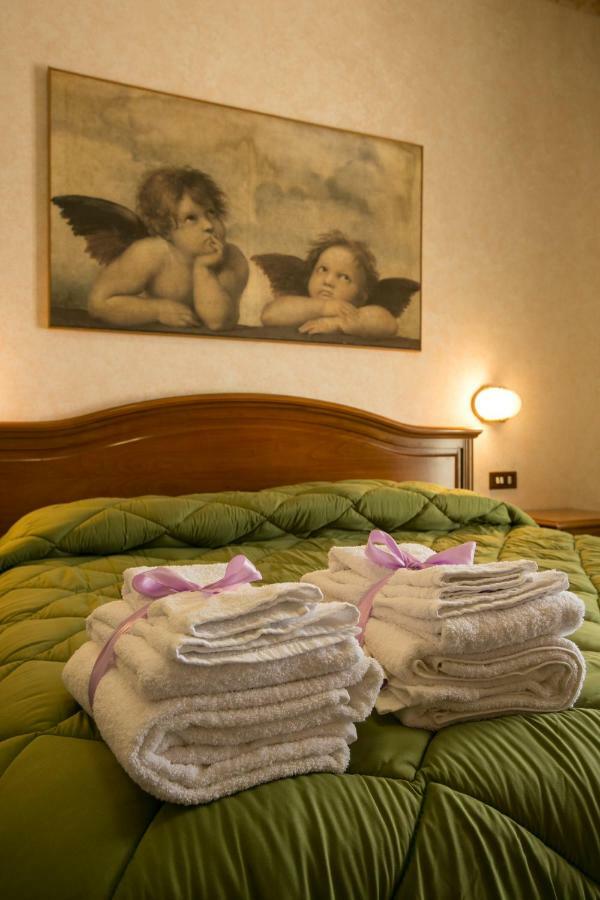 Hotel Bisceglie Bagian luar foto
