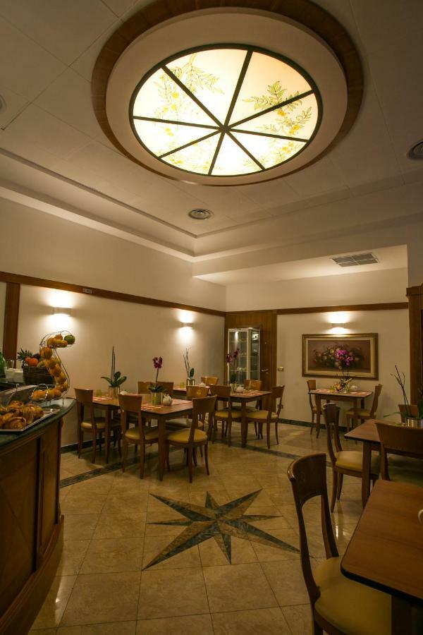 Hotel Bisceglie Bagian luar foto